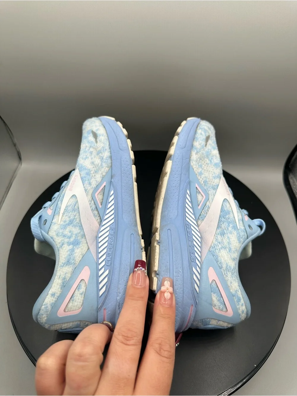 Brooks Adrenaline GTS 23 Running Sneakers Womens 7 B Light Blue Cloud Marble